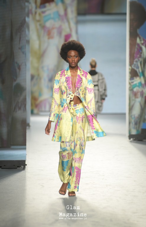 Portugal Fashion 49… Anyango Mpinga abriu segundo dia – Glam Magazine