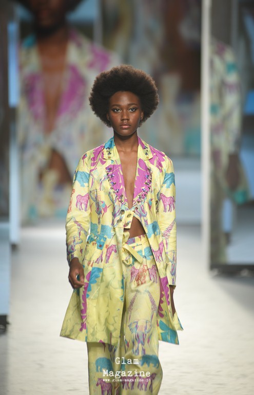 Portugal Fashion 49… Anyango Mpinga abriu segundo dia – Glam Magazine